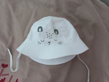 Bob blanc bébé neuf La halle 12 mois