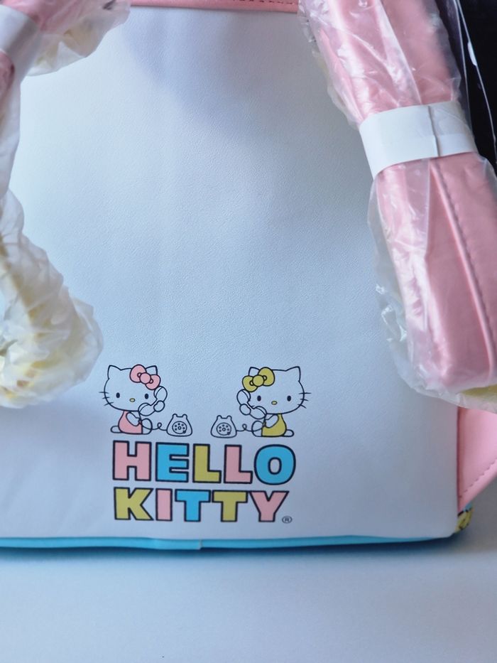 Loungefly Sanrio - Hello Kitty & Mimmy LE 2400 Pcs - US Exclusive - photo numéro 4