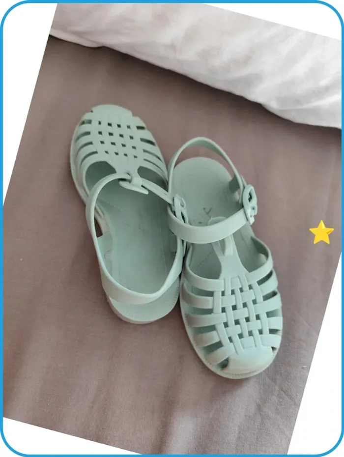 Chaussures de plage T 25