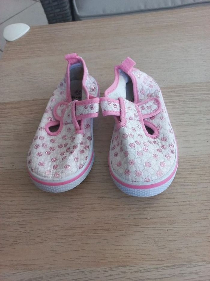 Chaussures en toile taille 24