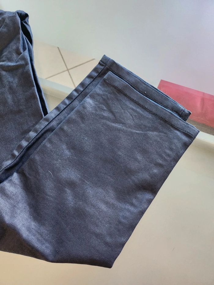 Jean droit enduit Bleu marine de marque Armand Thiery et de taille 40 - photo numéro 2