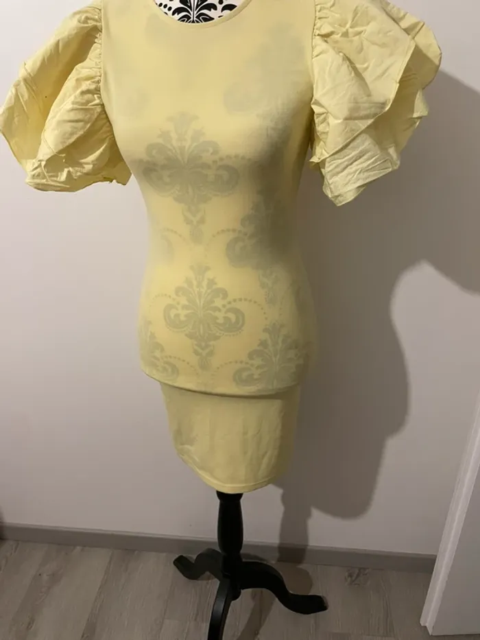 Robe Zara jaune manches bouffantes taille S - photo numéro 4
