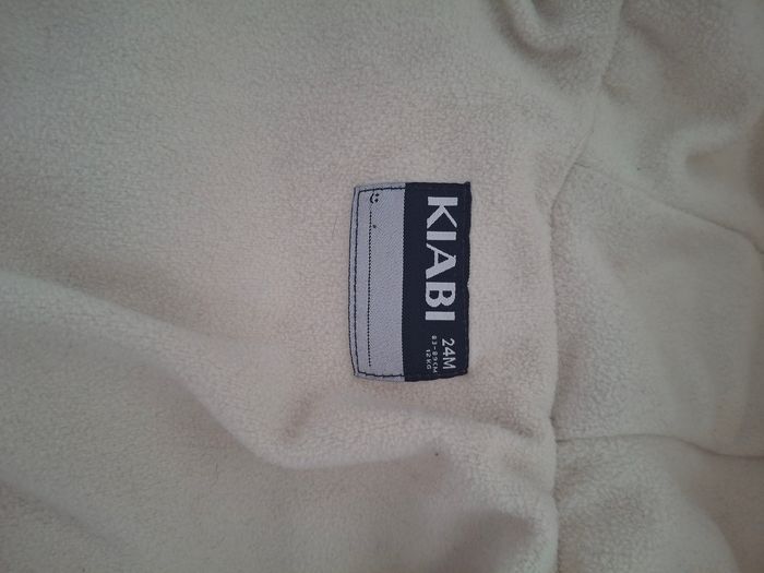 Doudoune fille KIABI – Taille 24 mois Motif petites cerises, en état impeccable, - photo numéro 3