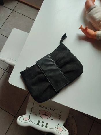 Pochette noire