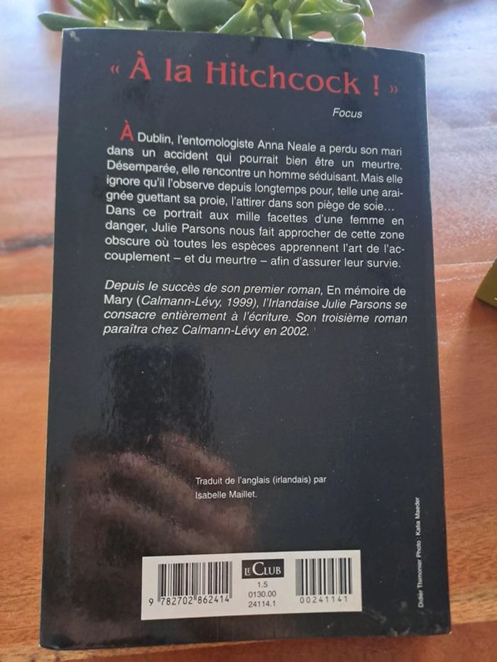 Livre Piège de Soie, Julie Parsons - photo numéro 2