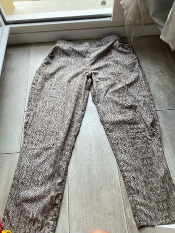 Pantalon léger. Taille L.