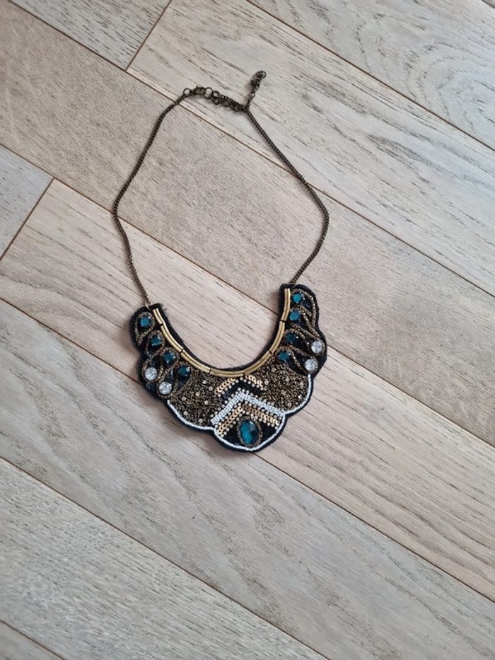 Bijoux ras du cou