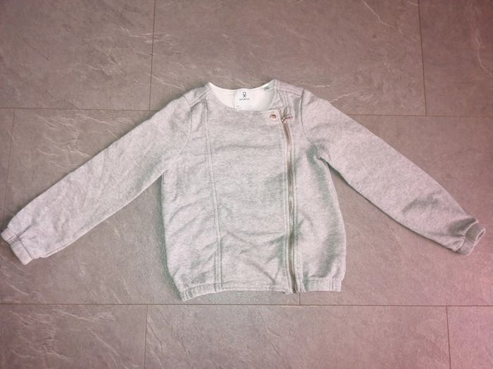 Gilet zipper okaidi taille 10 ans couleur gris pailleté