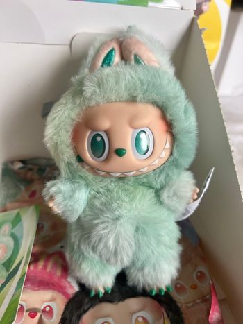Labubu Big into Energy Serenity