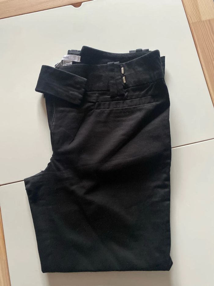 Pantacourt Zara taille 38