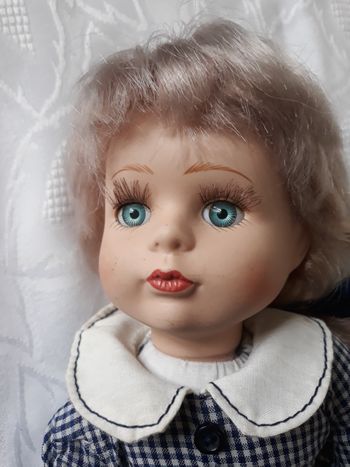 Faby27800 Poupée "LR" blonde Porcelaine