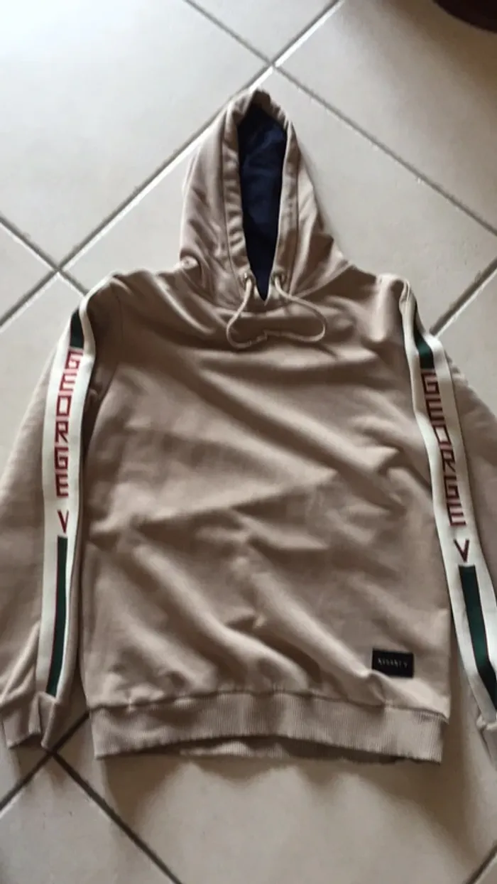 Sweat-shirts Avenue Georges v