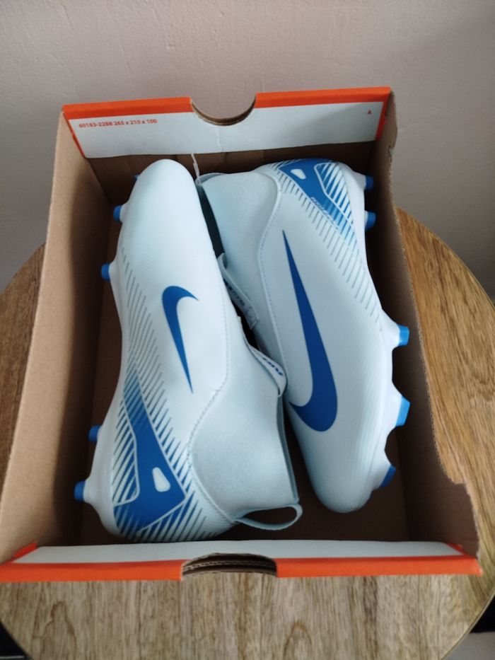 Crampons Nike 36,5 - photo numéro 9