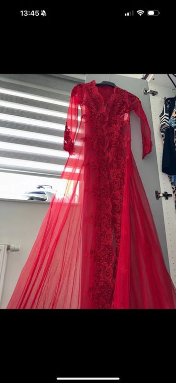 Magnifique caftan neuf taille xs rouge