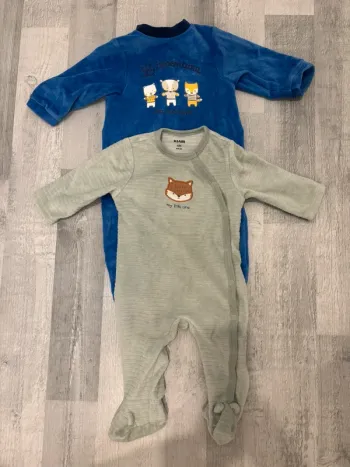 Lot 2 pyjamas