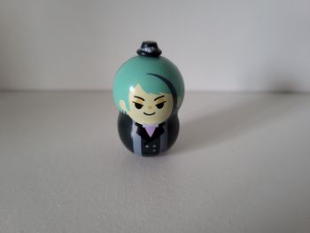 Twisted Wonderland Petite Figurine Jade Leech