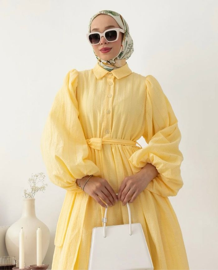 Robe longue jaune - photo numéro 2
