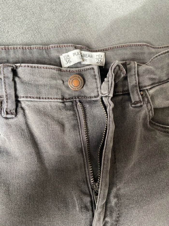 Jeans Pull & Bear gris - photo numéro 4