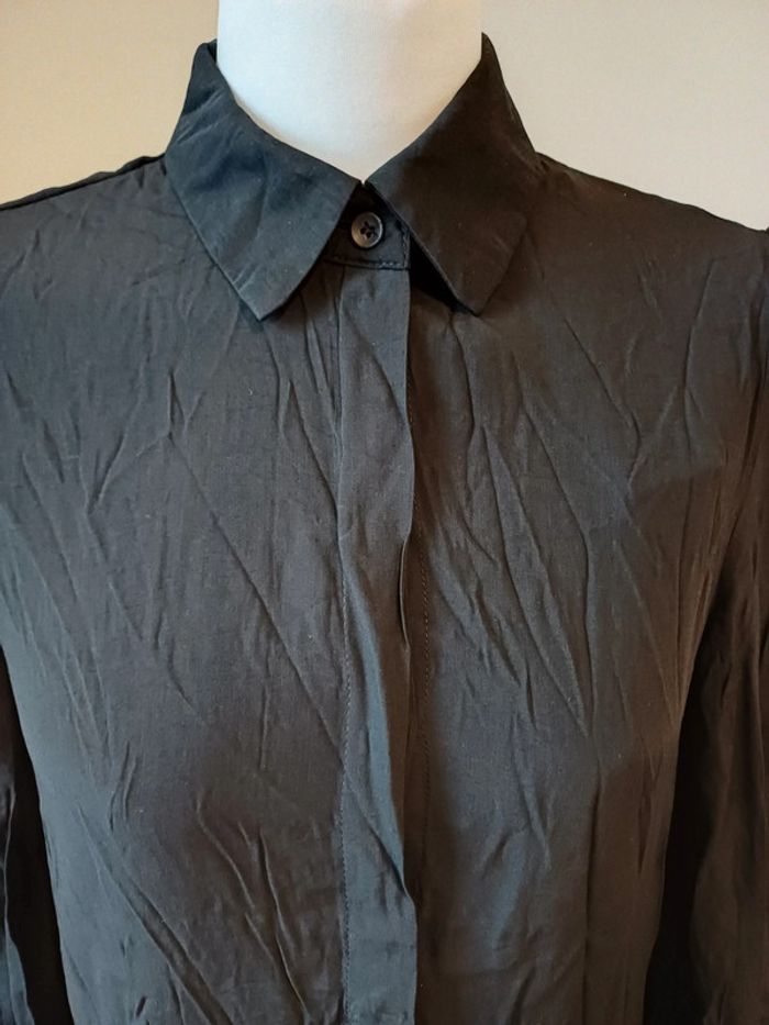 Petite robe noire boutonnée neuve Yehwang taille S/M 36/38 - photo numéro 3