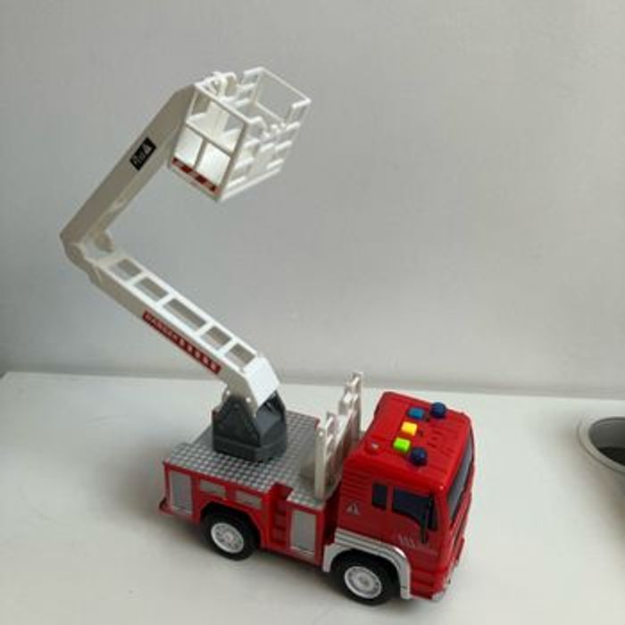 Camion pompier - photo numéro 2