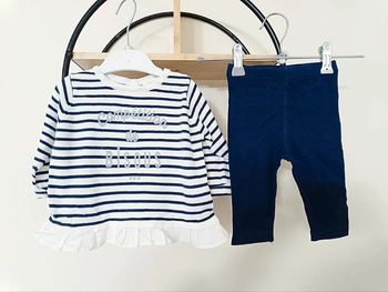 6 mois ensemble pull tape a l'oeil et legging sans marque