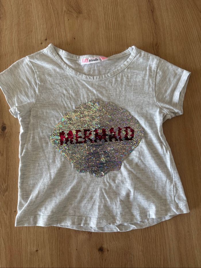 T-shirt