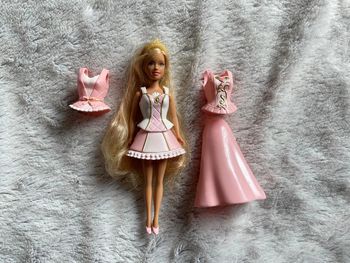 Mini barbie princesse 1999 Indonésie