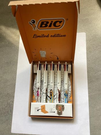 Stylos bic 4 couleurs collection girls in the city