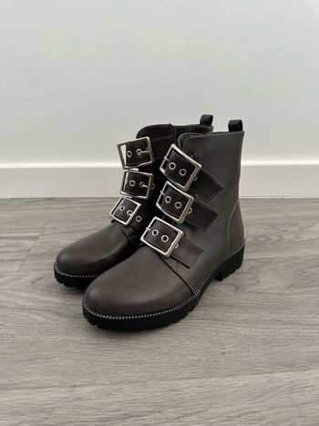 Bottines grises et argentées neuves t38