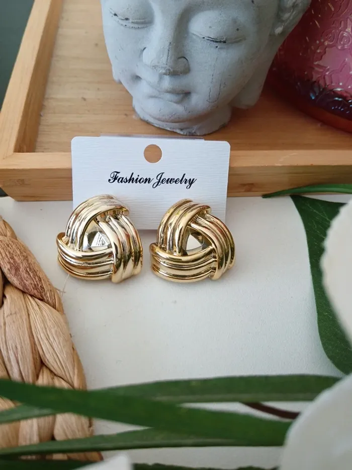 Boucles d'oreilles dorées 🎉🎁