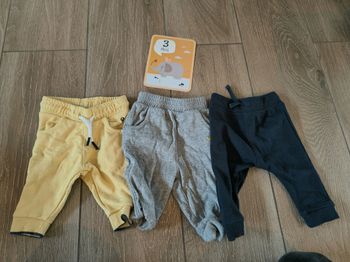 8 pantalon/jogging taille 3 mois