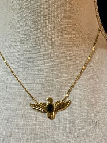 Collier chaîne réglable aigle déployé acier inoxydable or perle noire