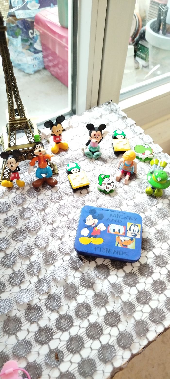 Lot petite figurine Disney et autres Mario ect...🏀