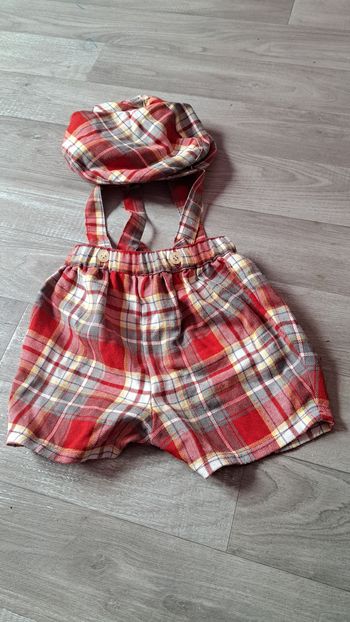 Short a bretelle ecossais avec cassequette.