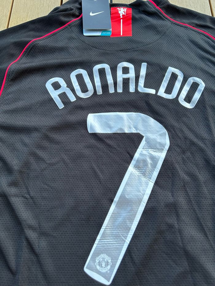 Maillot foot Manchester United Ronaldo - photo numéro 4