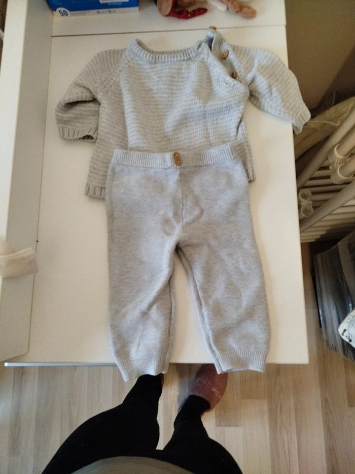 Ensemble gris 1 mois - photo numéro 2