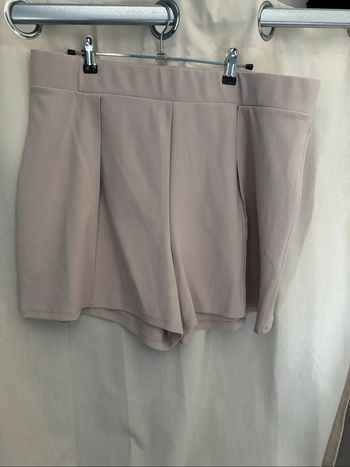 Short beige