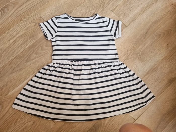 2 robes vertbaudet 4 ans - photo numéro 2