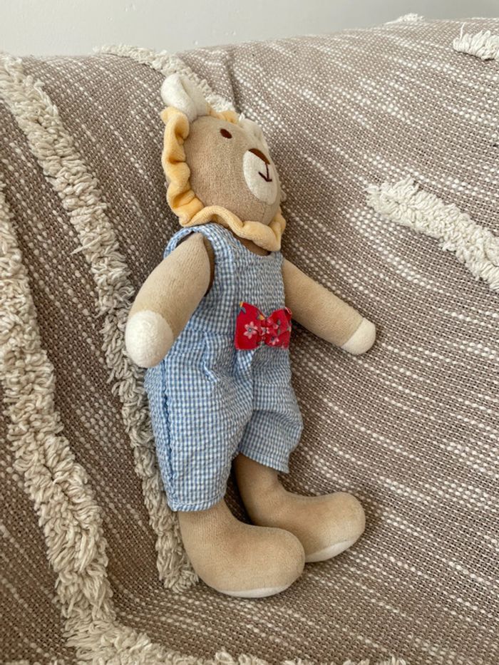 Peluche doudou 28cm corolle lion beige bleu à carreau très bon état - photo numéro 2