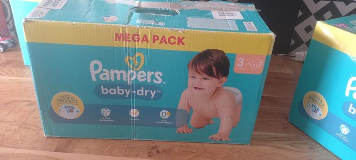 Couches pampers taille 3