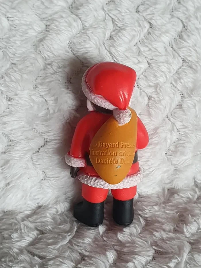 Jouet figurine Petit Ours Brun en Père Noël - photo numéro 3