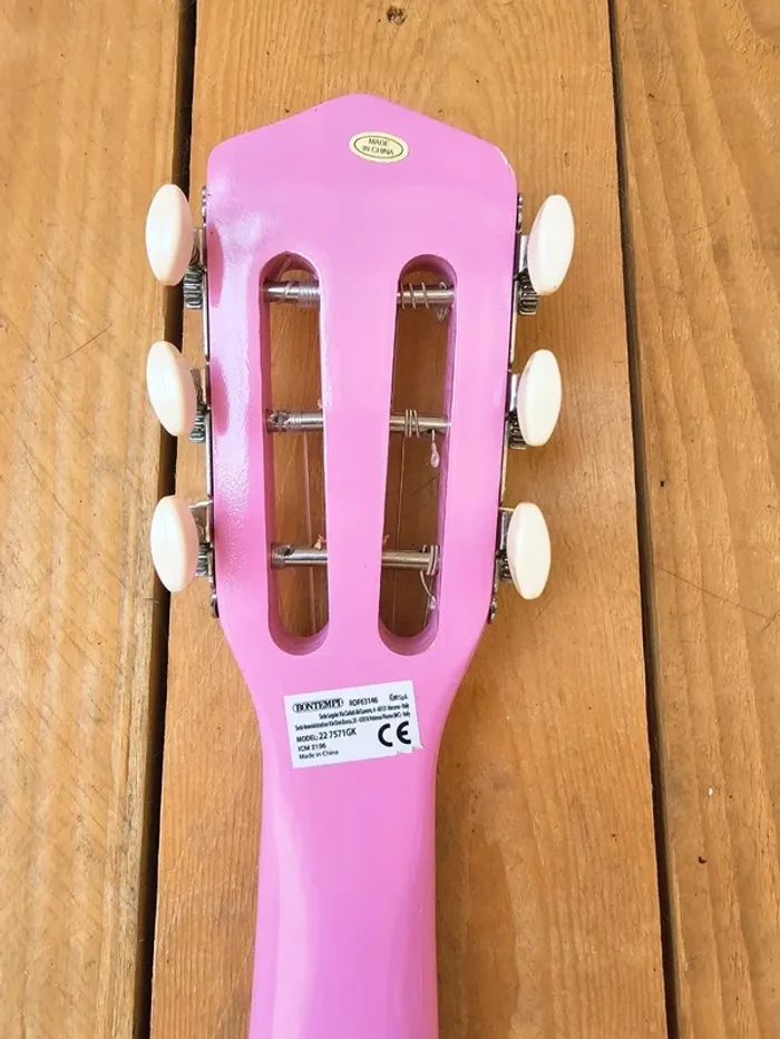 Guitare rose en bois jouet enfant fille - photo numéro 3