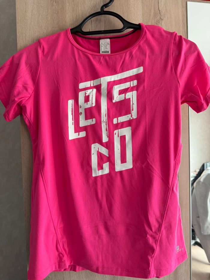 T-shirt rose de sport
