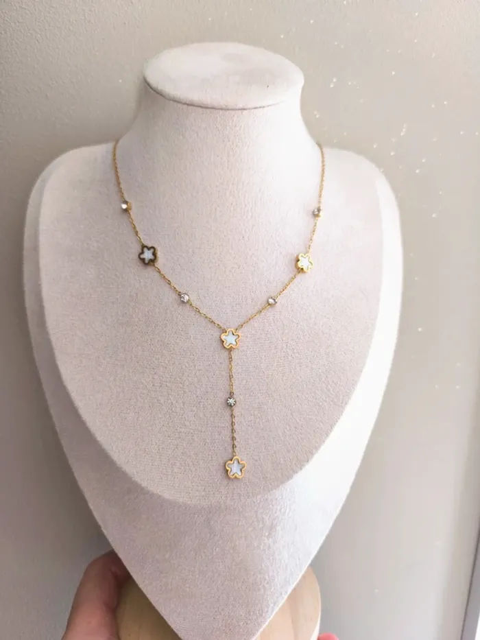 Pendentif doré en Y avec trèfles blancs nacrés - photo numéro 3