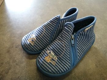 paire de chaussons garcon pointure 22