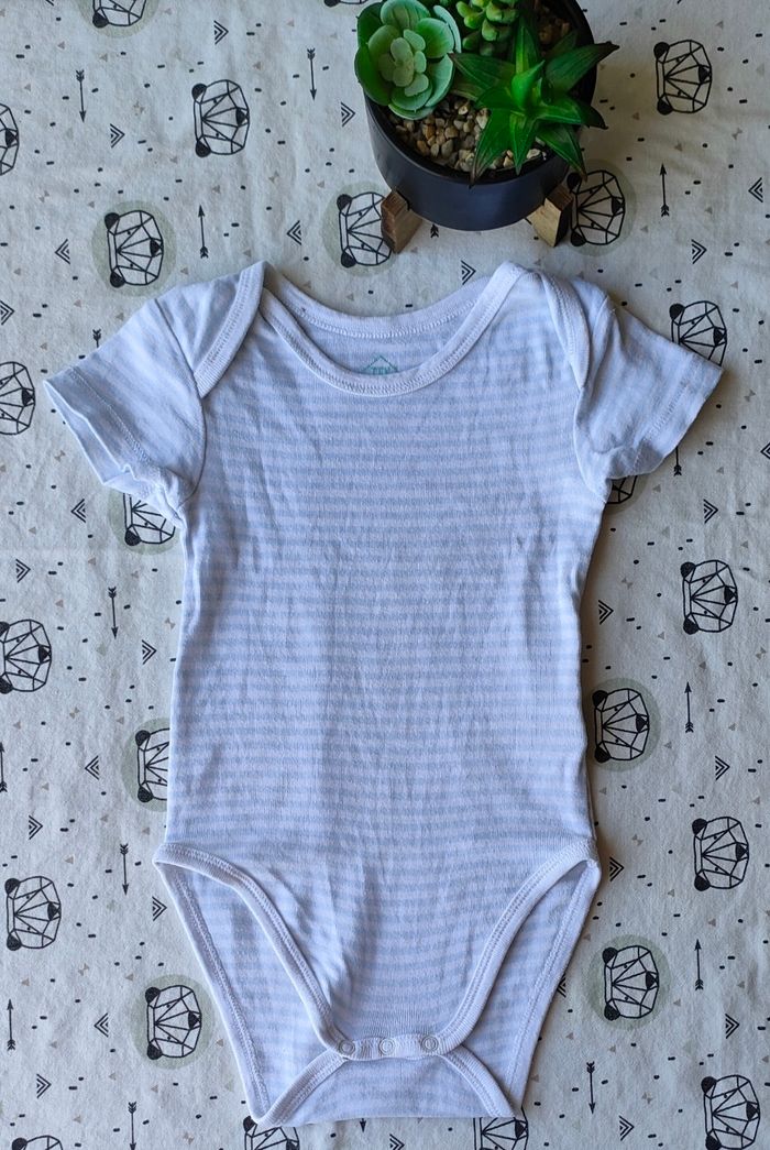 Lot de bodies MC taille 18 mois - photo numéro 3