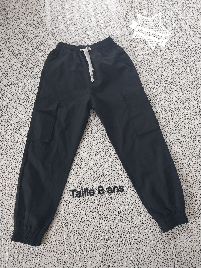Pantalon cargo noir garçon – Taille 8 ans