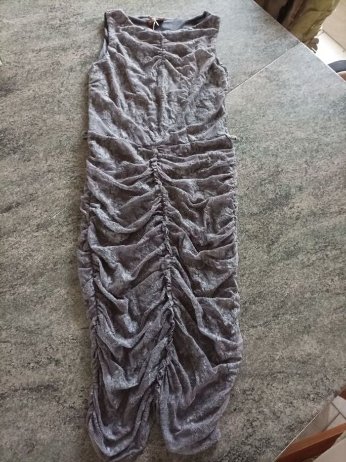 Robe en dentelles taille M remak
