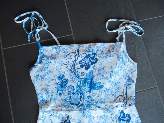 Robe à imprimé floral à épaule nouée L ou 40 / 42 neuve - photo numéro 2