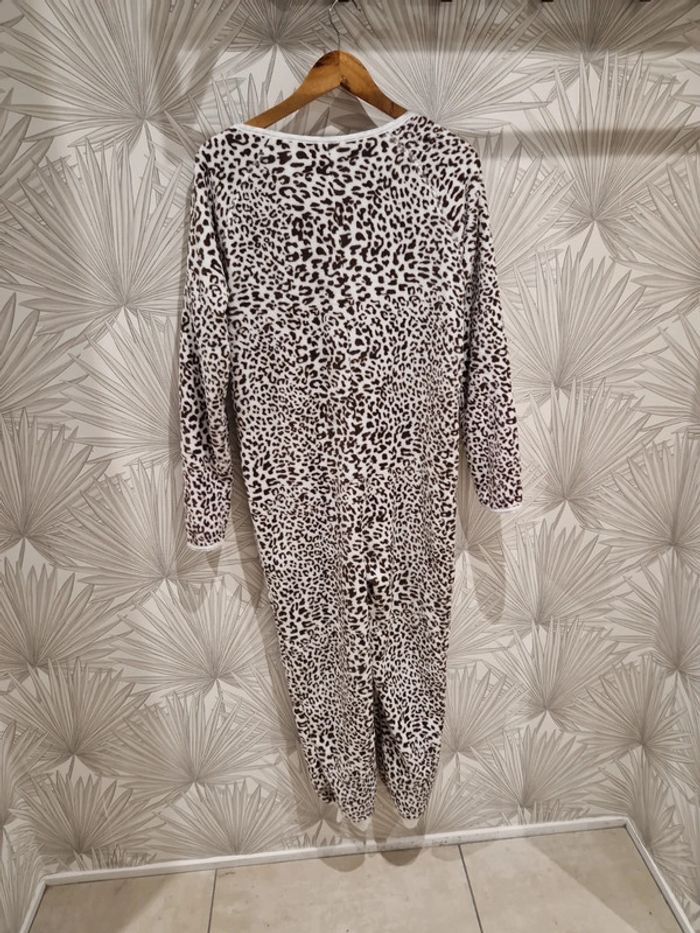Joli pyjama combinaison léopard taille 46 - photo numéro 2